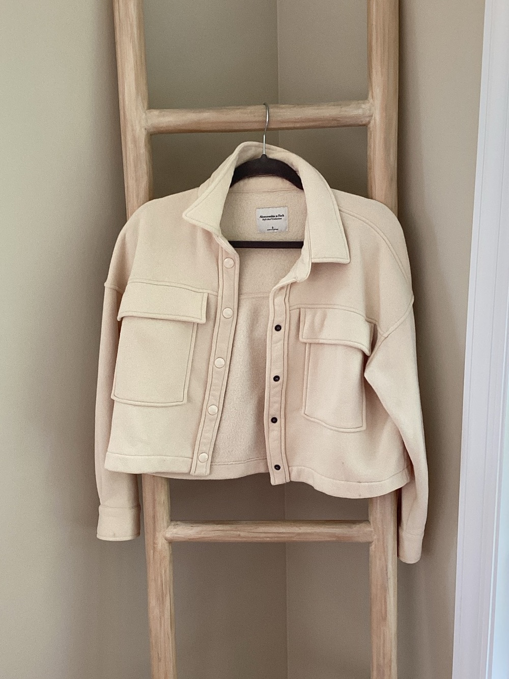 Abercrombie & Fitch Cream Cropped Shacket